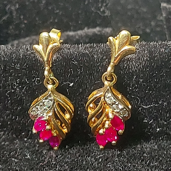 Pink Ruby & Diamond Jewelry in 10 Karat Yellow Gold Settings (Cancer Sign Gem) - Picture 11 of 16